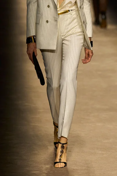Look 46